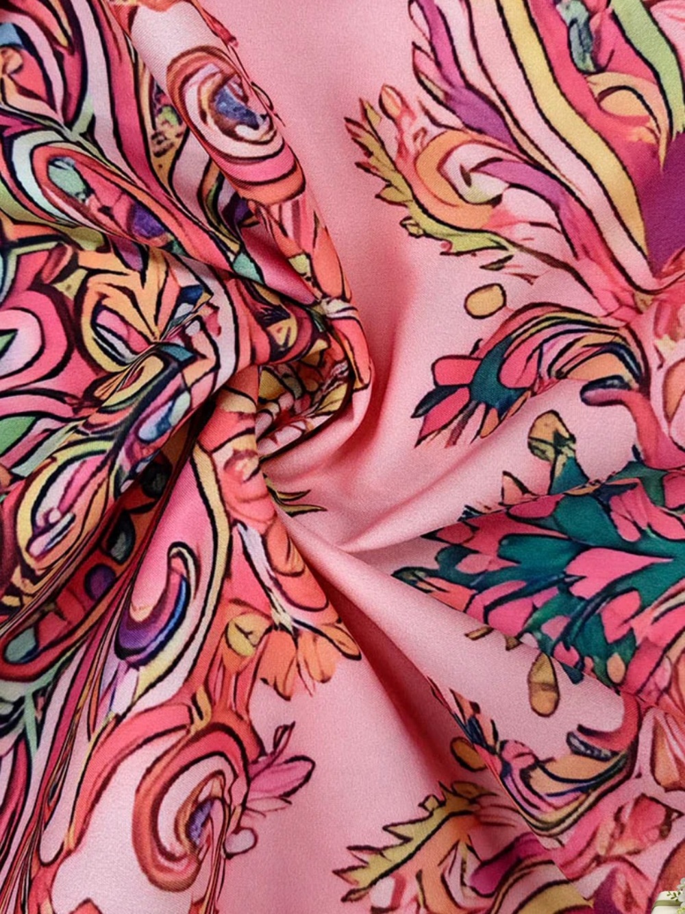 Uoozee Elegant Pink Paisley Midi Dress with High Neck
Size M - Picture 6 of 6